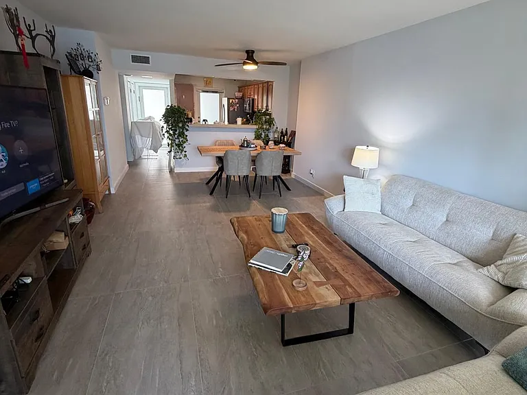 410 Golden Isles Dr #109 — Photo 4