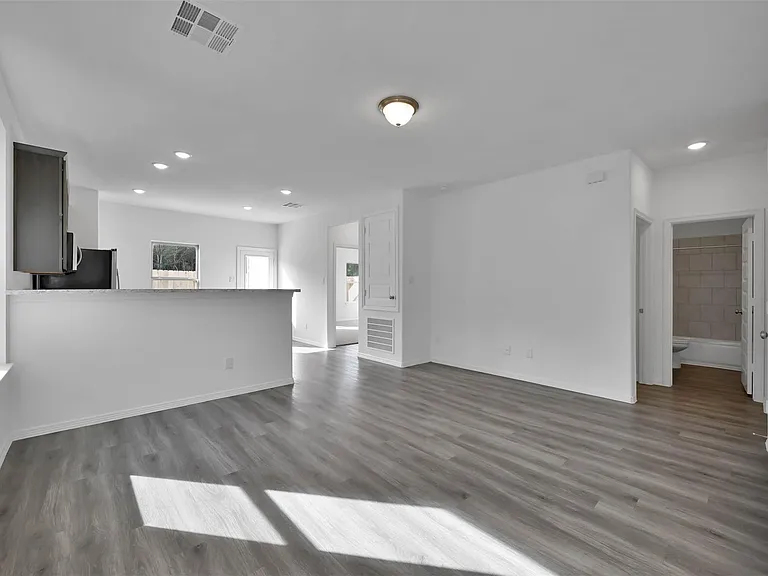 16564 Moss Ln — Photo 4