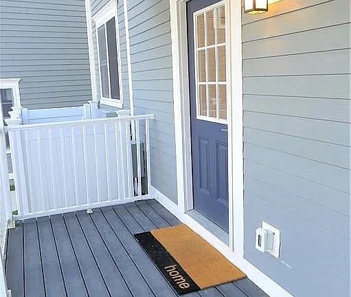 Front door/porch