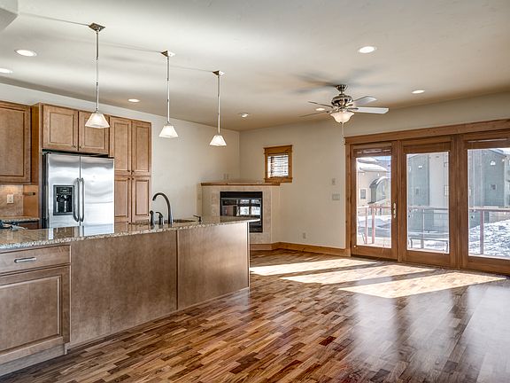 4th image of 829 Majestic Cir