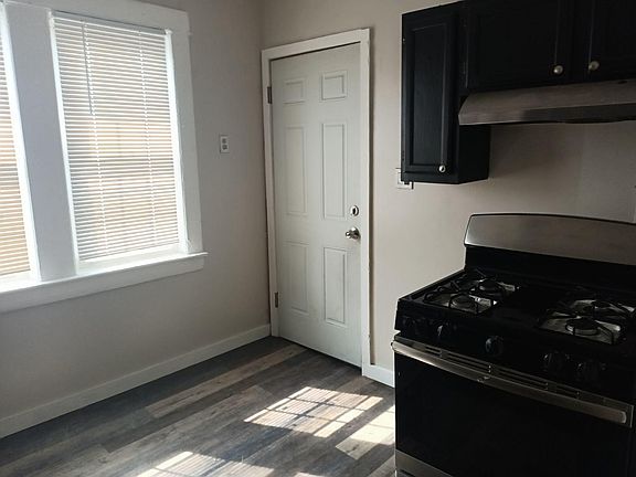 4th image of 1478 W 107th St #2