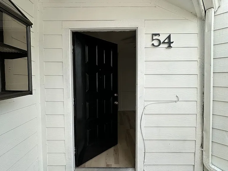 7901 Cambridge St — Photo 53