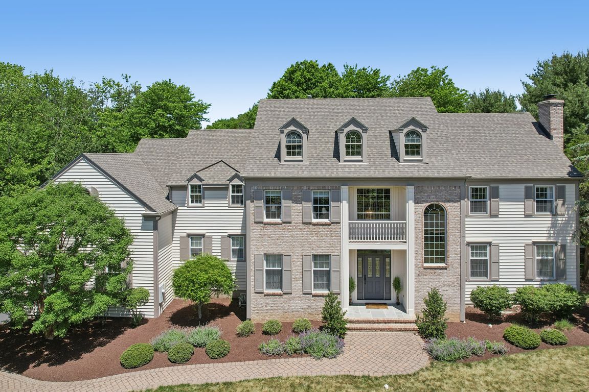 N Stone Hedge Dr-S1006-004.jpg