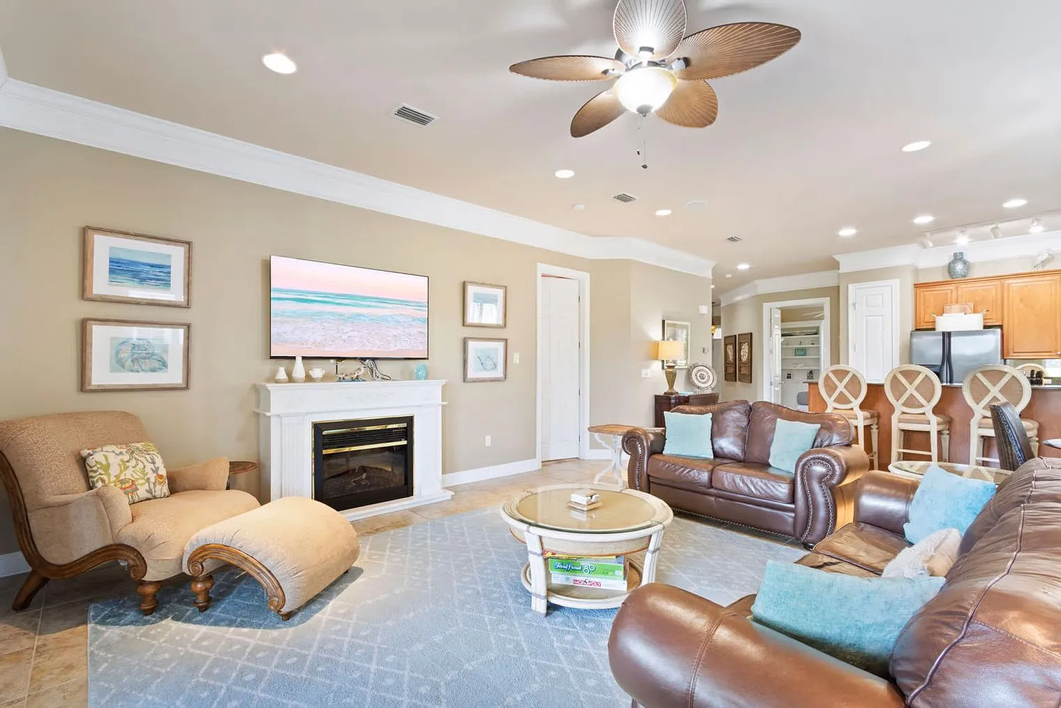 3 bed, 3.0 bath, 1851 sqft, $3,548 — Photo 2
