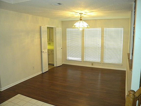 2nd image of 1619 Quarterpath Dr