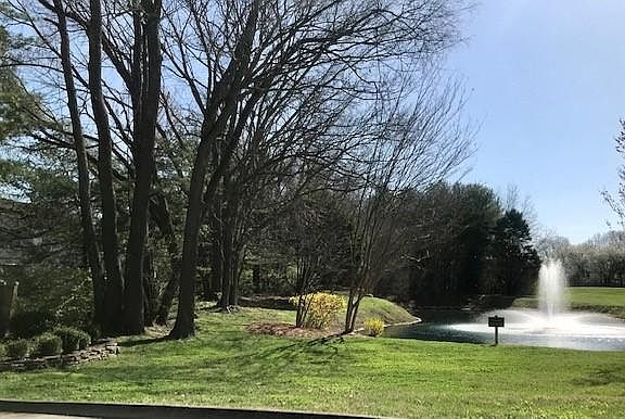 4th image of 204 Yarmouth Ct