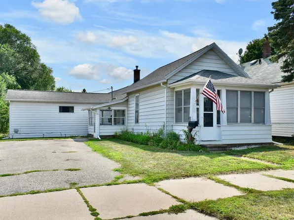 855 E 9th St, Winona, MN 55987