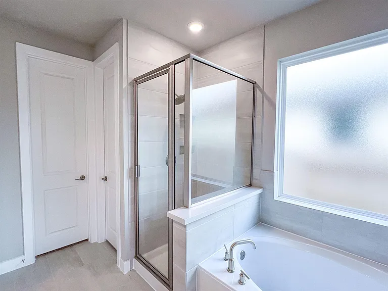 21818 Fitzroy Manor Ln — Photo 16