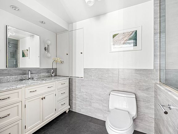 5th image of 12 W 72nd St APT 7B
