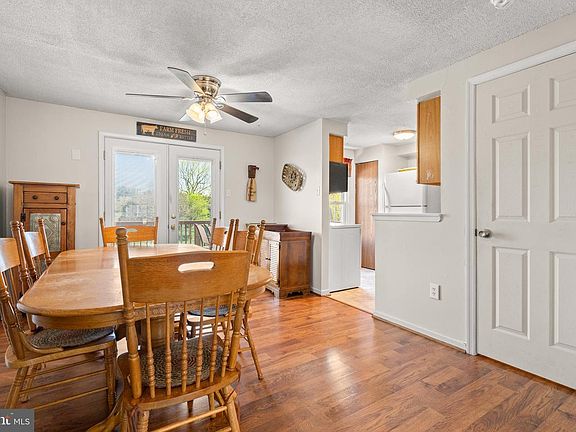 5th image of 222 Lily Ct