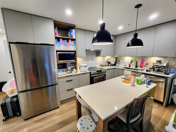 10778 138th St #201, Surrey, BC V3T 5E3