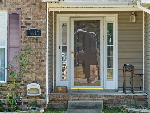 4th image of 1435 Amy Ave