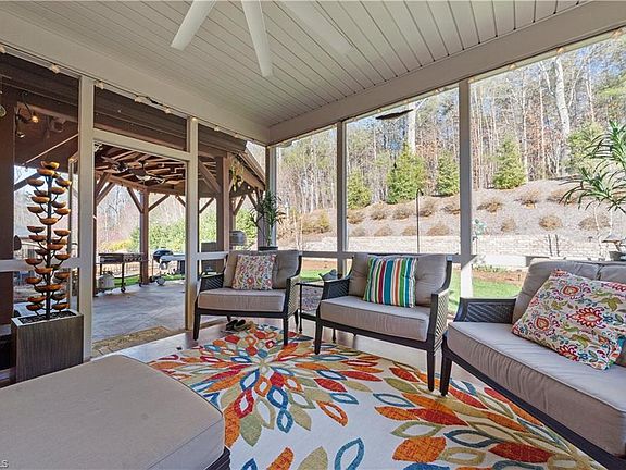 4th image of 1279 Meadow Chase Dr