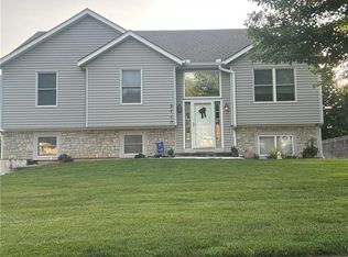 2715 Stratton Dr, Eudora, KS 66025