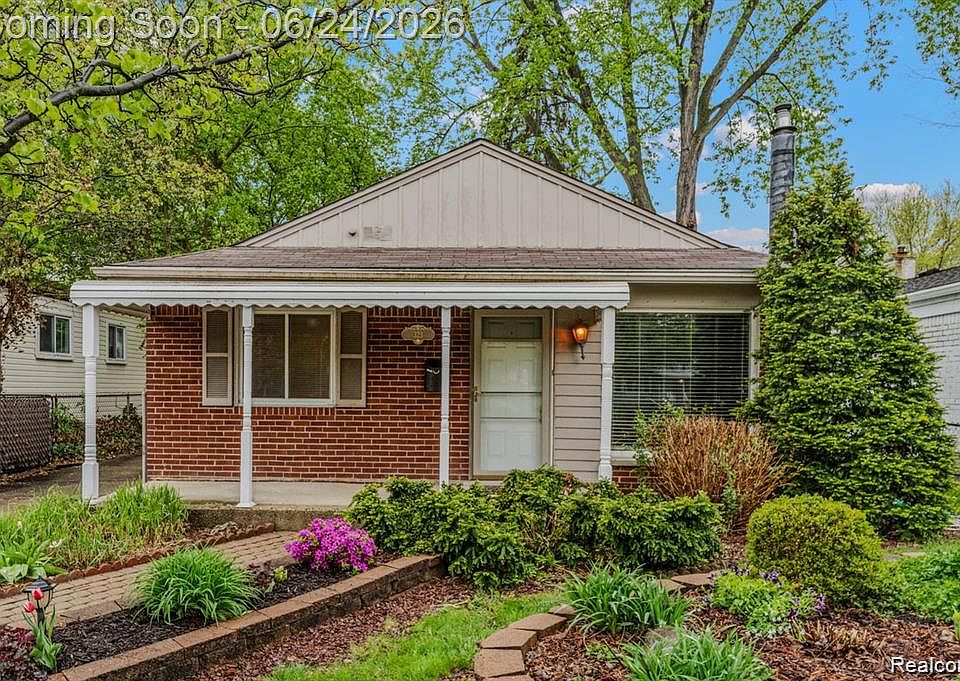 1st image of 323 N Campbell Rd
