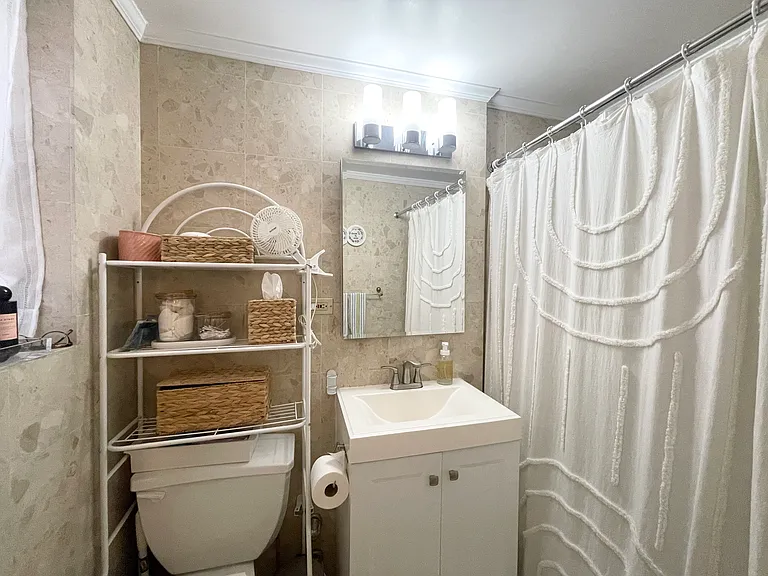 121 E 31st St #6G — Photo 5