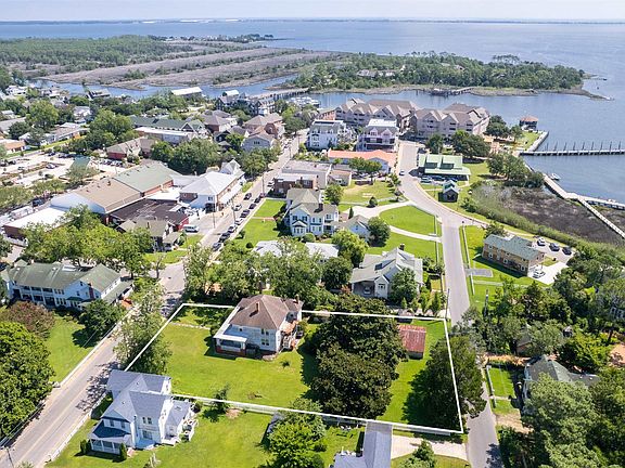 304 Sir Walter Raleigh St, Manteo, NC 27954 | MLS #119723 | Zillow