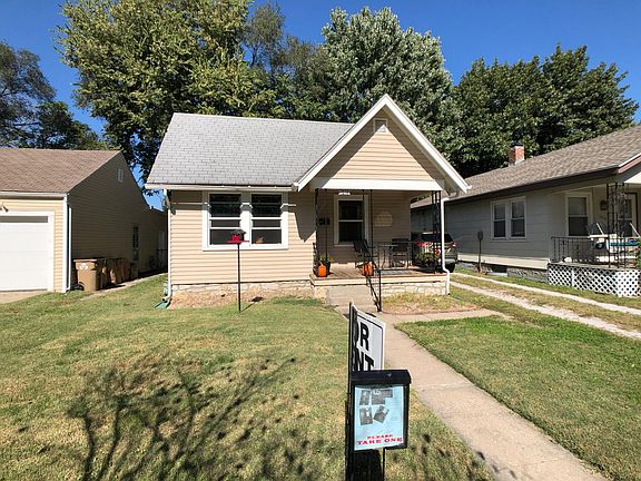 Front Lawn & Covered Porch
