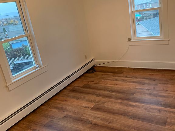 Back bedroom