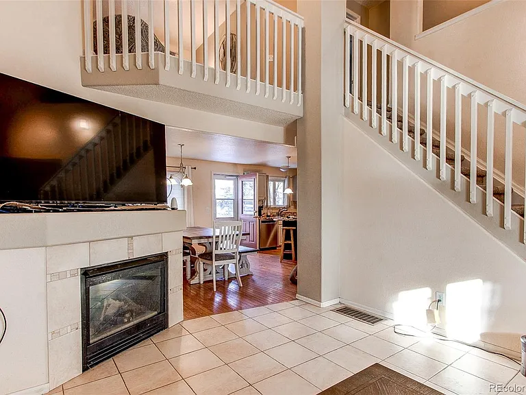 23527 Broadmoor Dr — Photo 3