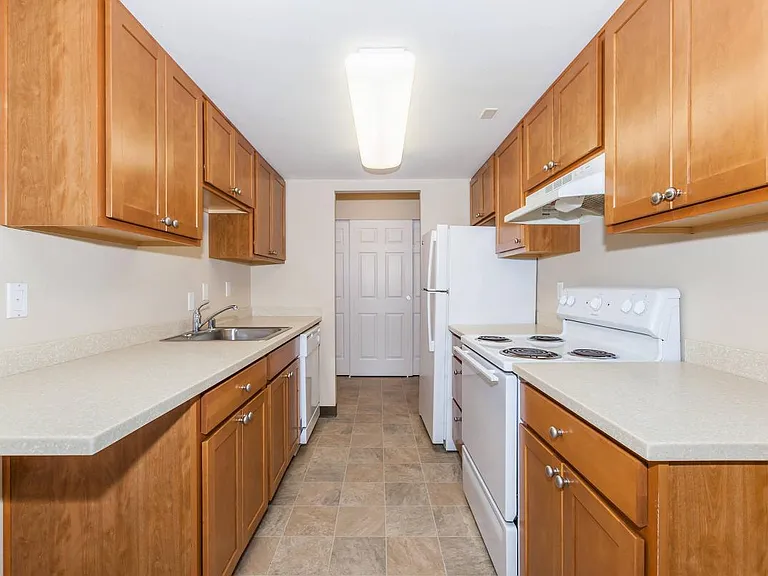 Corinthian Apartments — Photo 53