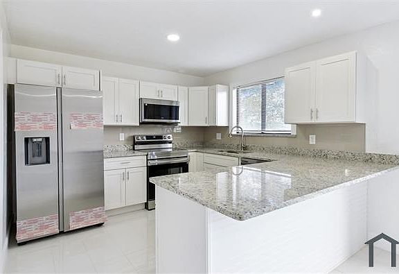 5th image of 1836 N Crystal Lake Dr N