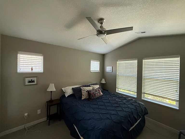 1559 NE 72nd Ave — Photo 10