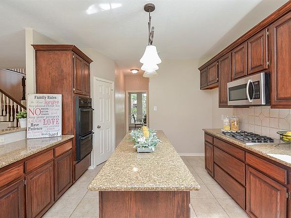 3rd image of 1523 Stone Trail Dr