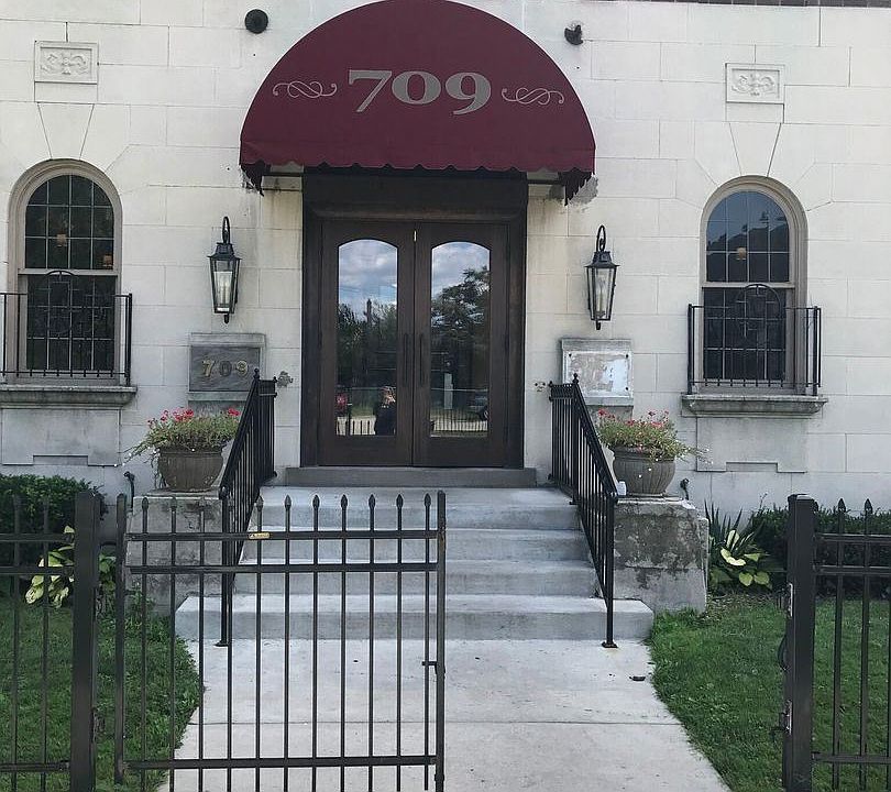 1st image of 709 Hazelwood St #709