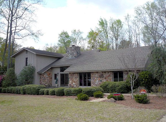 2nd image of 1318 Lee Blvd