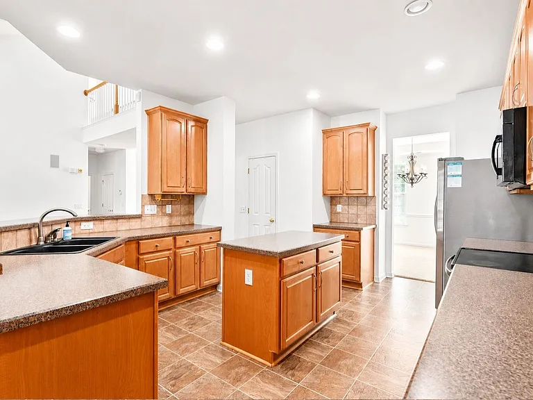 10922 Sedgemoor Ln — Photo 9