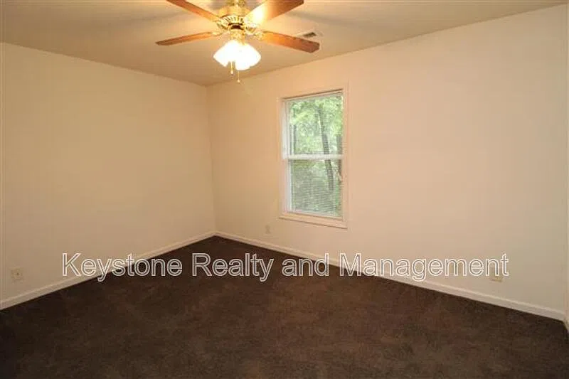 2 bed, 1.5 bath, 1050 sqft, $995 — Photo 4