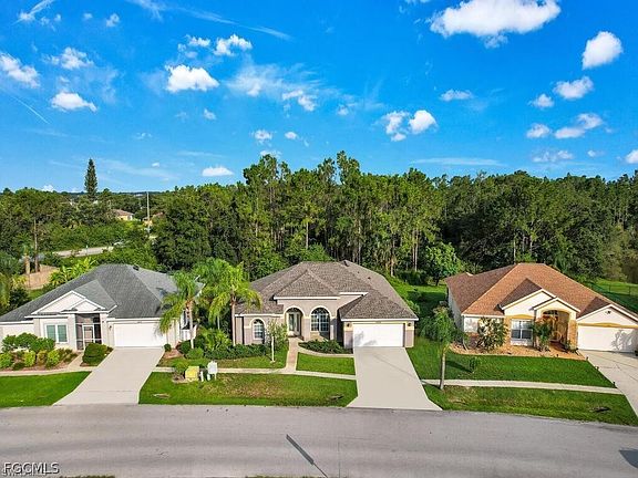 3rd image of 4409 Varsity Lakes Dr