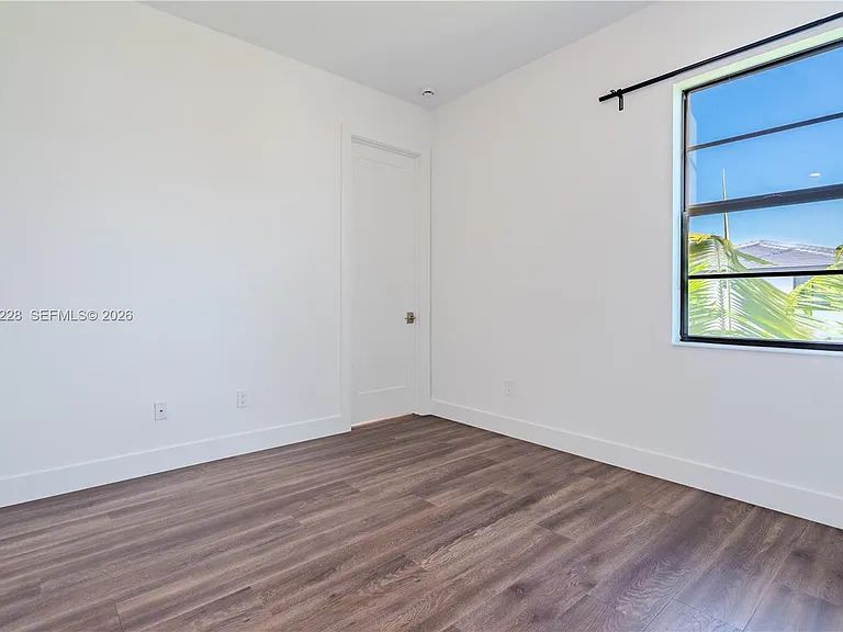 1427 SW 23rd St — Photo 45
