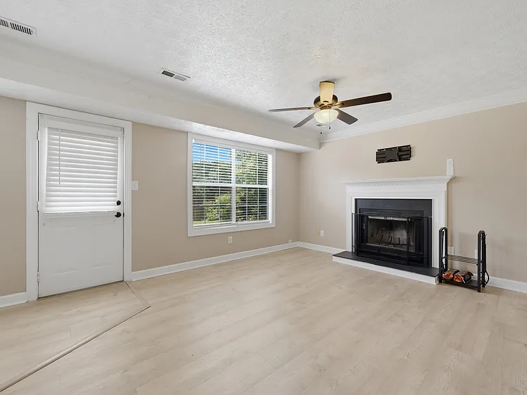 2 Compton Ct — Photo 15