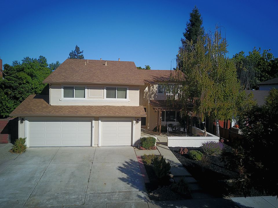 1st image of 75 Stratford Pl