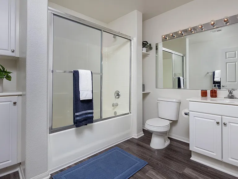 Laurel Canyon Apartment Homes — Photo 23
