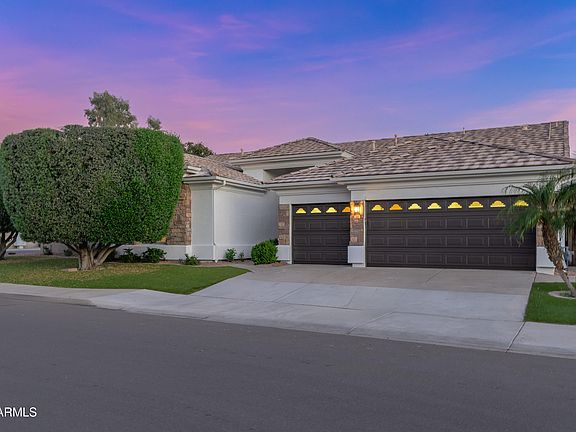 2nd image of 3801 S VISTA Place