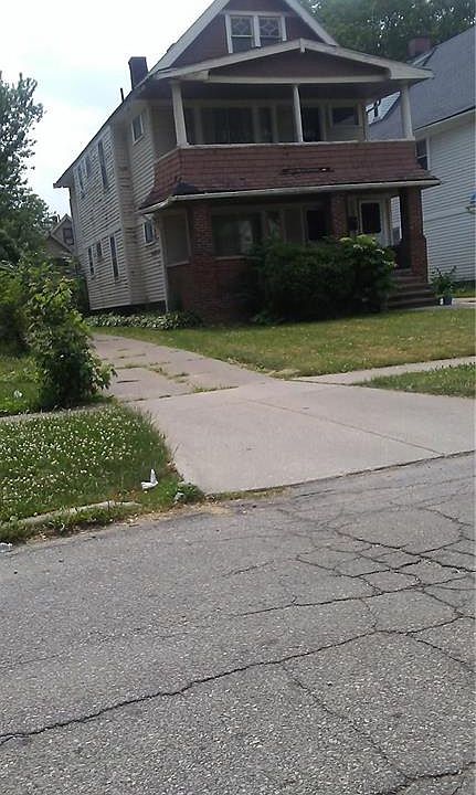 2nd image of 1876 Lampson Rd