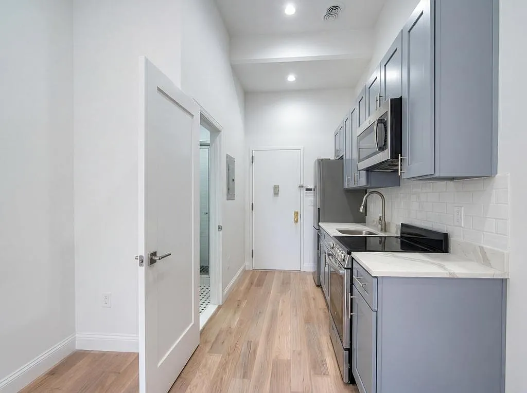 231 East 60th Street — Photo 3