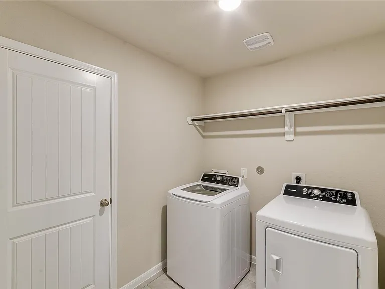 2213 Del Mar — Photo 10