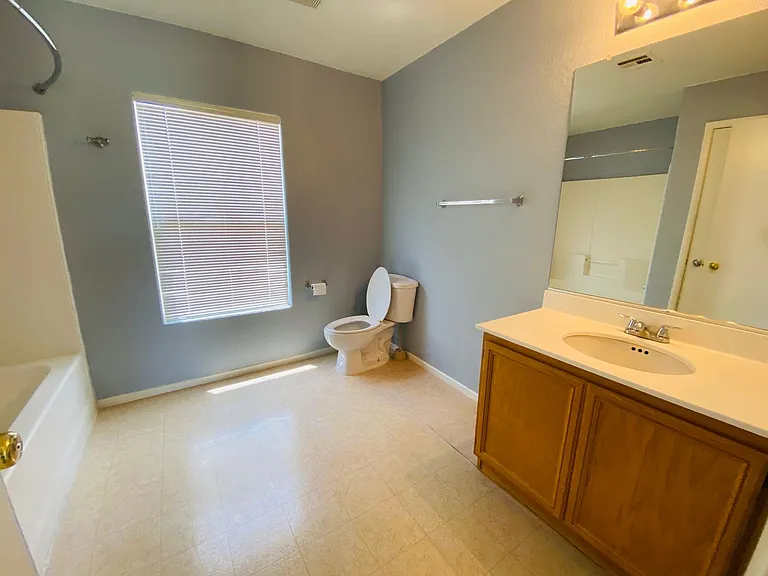11212 Salentino Ave — Photo 22