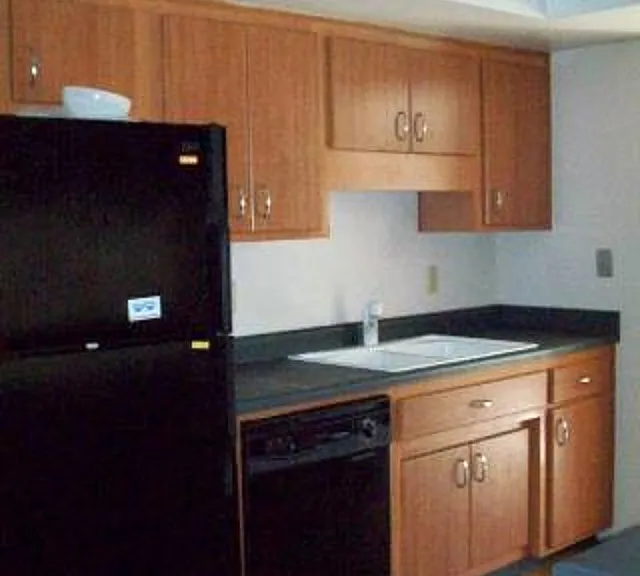 1146 E Campus Dr — Photo 11