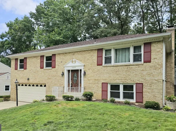 16205 Dartmoor Dr, Dumfries, VA 22025