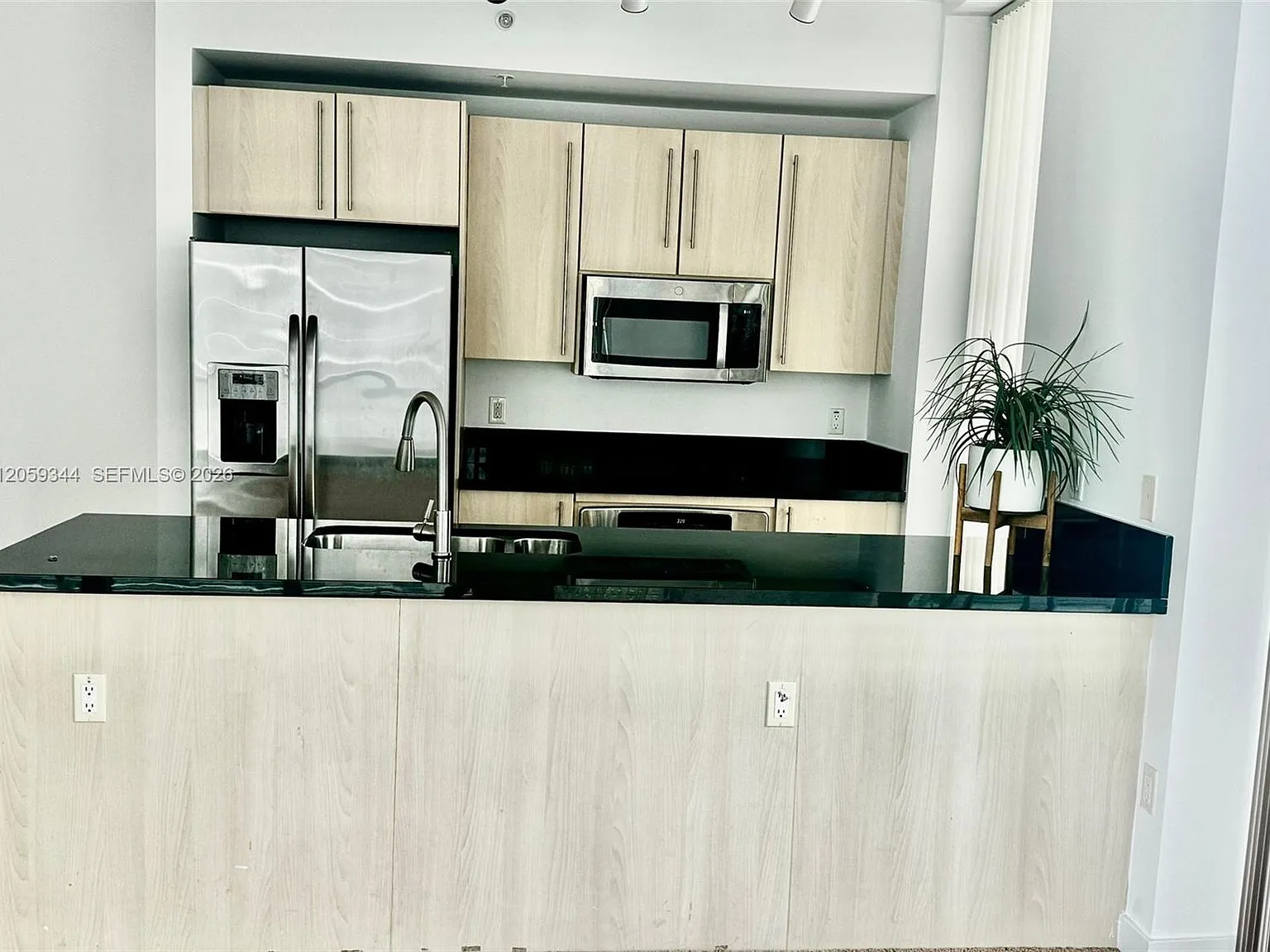 The Axis On Brickell Ii C — Photo 4
