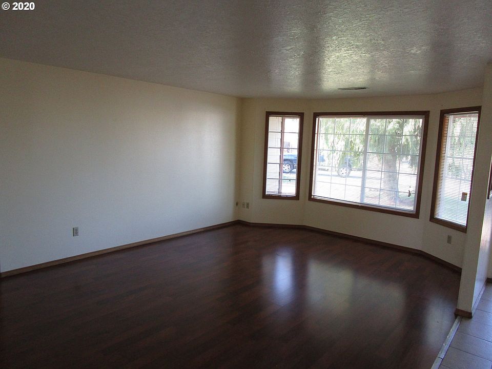 2nd image of 194 S 28th Ave