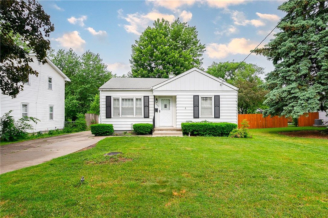 3334 59th St, Des Moines, IA 50322 Zillow