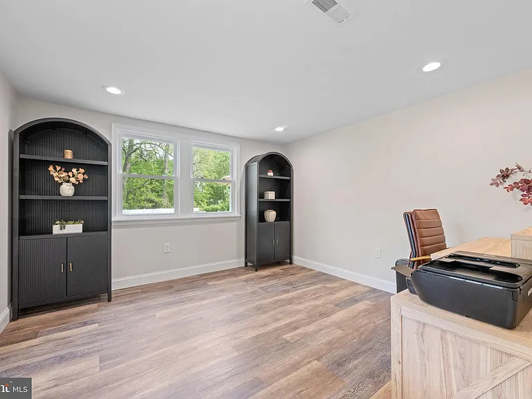 972 Log College Dr — Photo 25