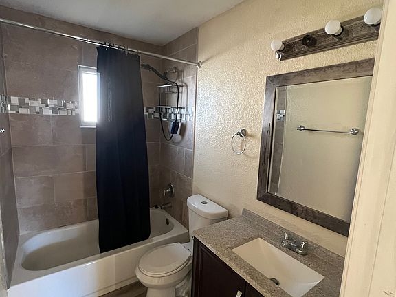 5th image of 751 Avenue O SW APT B