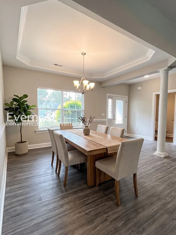 4 bed, 3.5 bath, 2363 sqft, $2,545 — Photo 4